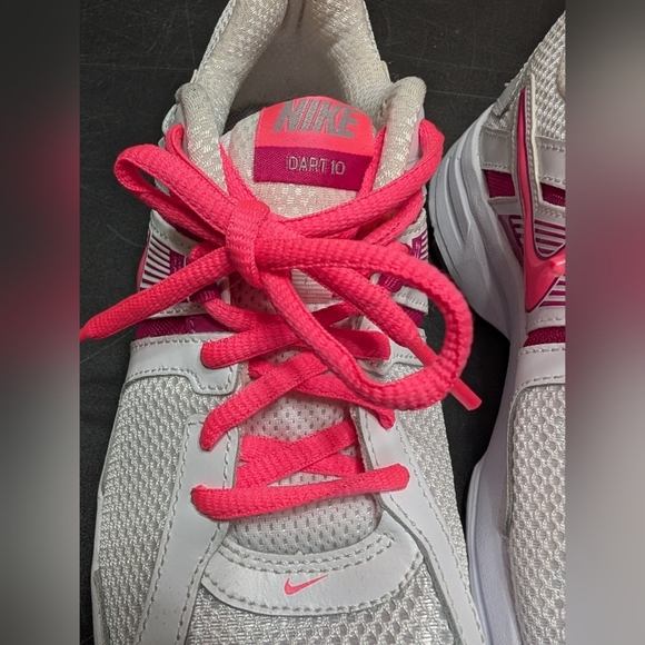 Nike Dart 10 Women's Motion Fit White and Pink Athletic Running Shoes Size 7.5 - Picture 7 of 10